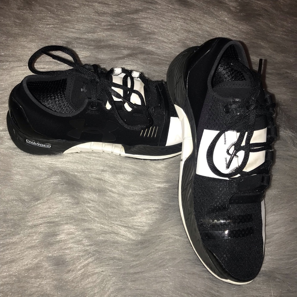 Men’s Under Armour shoes, fits women’s size 9